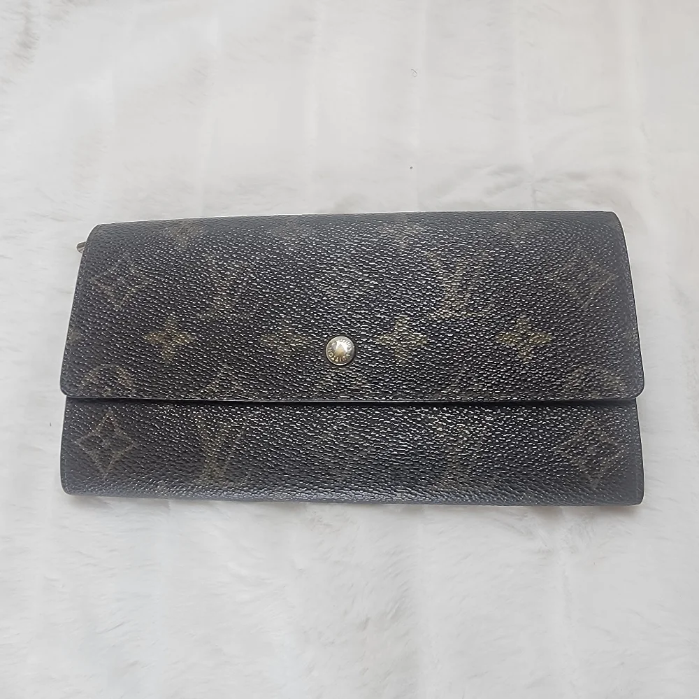 Louis Vuitton Long Wallet - Picture 1 of 9